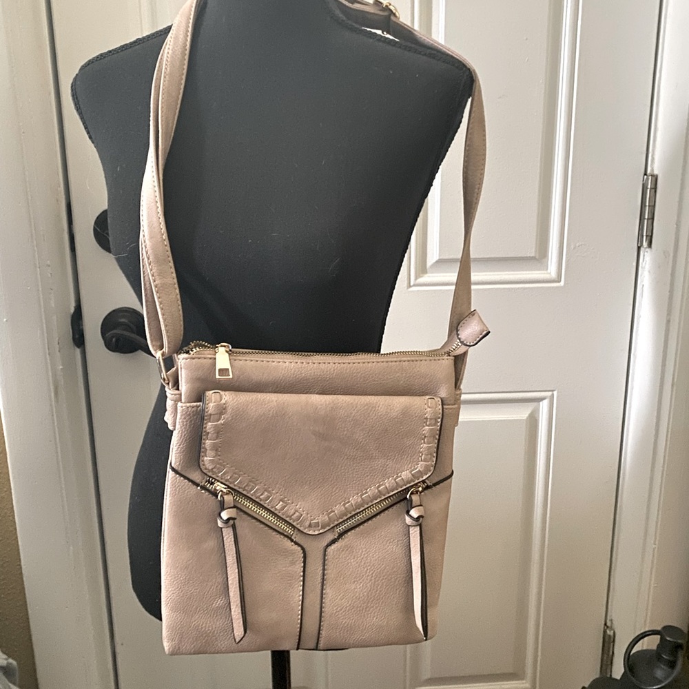 Crossbody Purse like new used only 1 or 2 times.
